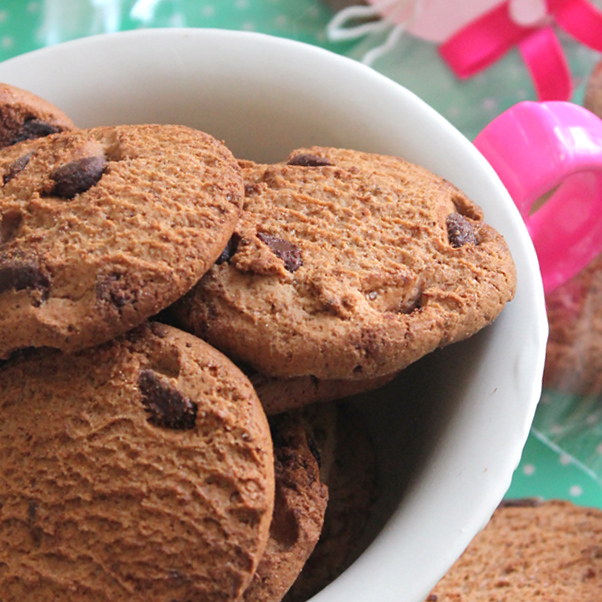 Croccanti biscotti cioccolato e nocciole