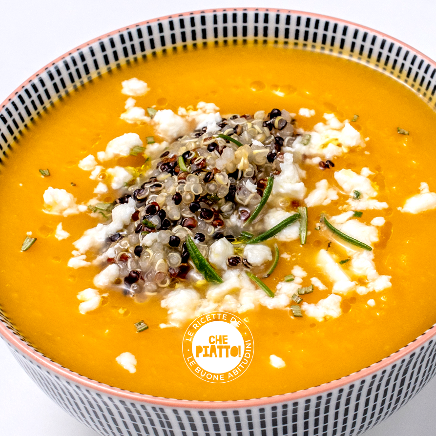 Crema di zucca, scalogno e rosmarino con quinoa tricolore e briciole di feta greca